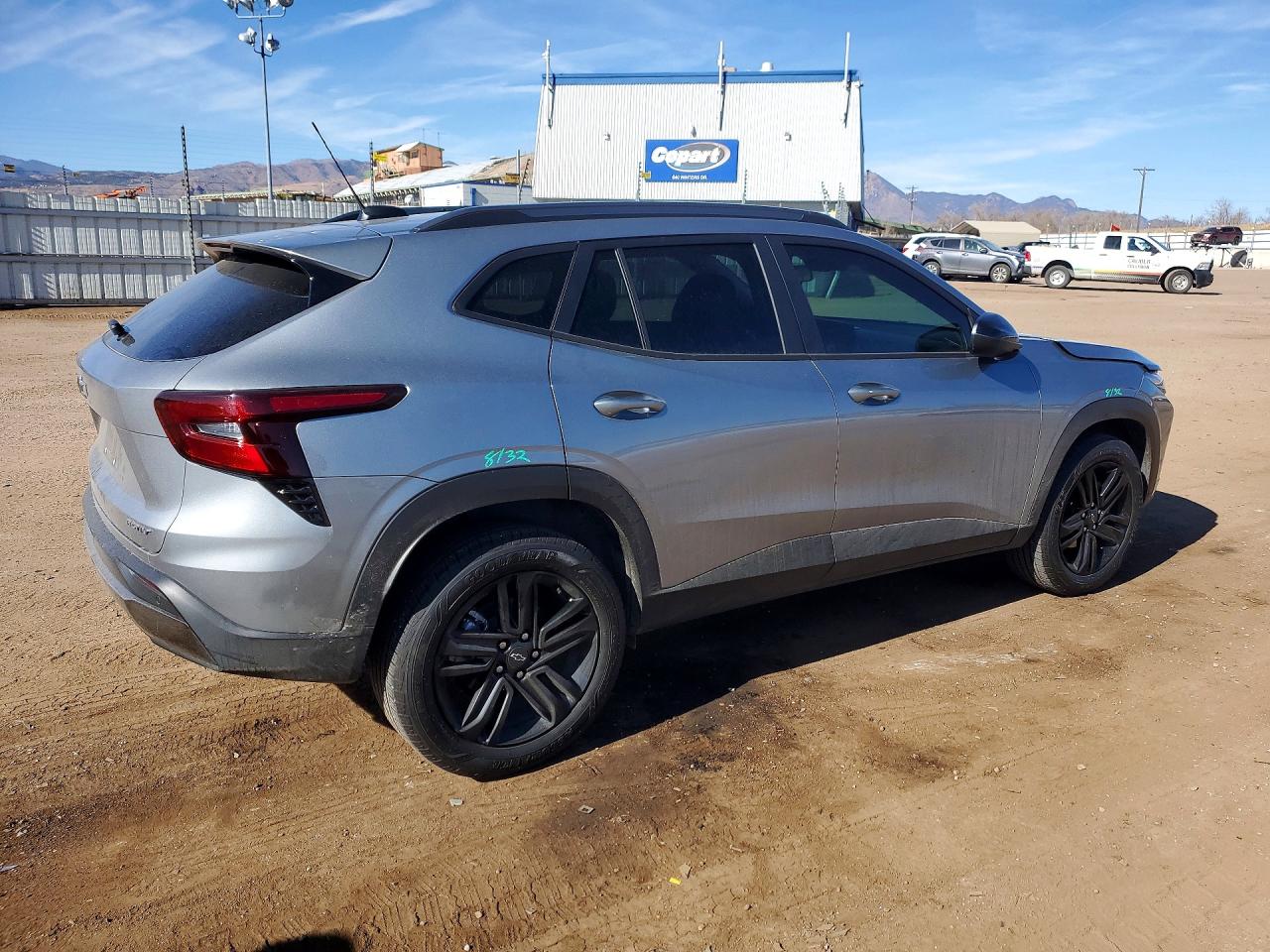 2025 CHEV Trax VIN KL77LKEP7SC315190 photo 3