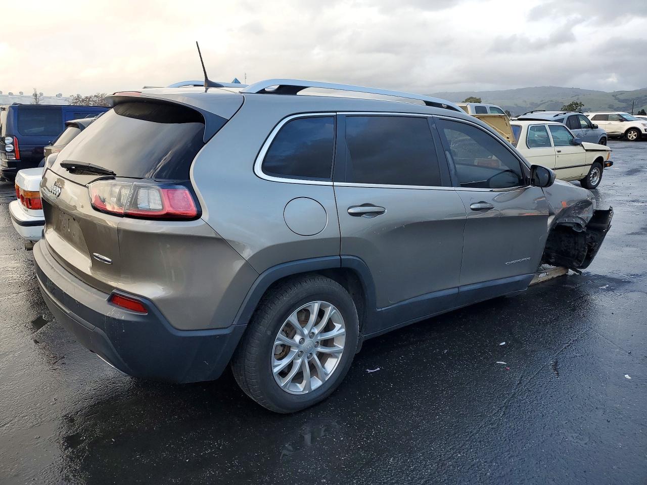 2019 Jeep Grand cher VIN 1C4PJLCX2KD353681 photo 3