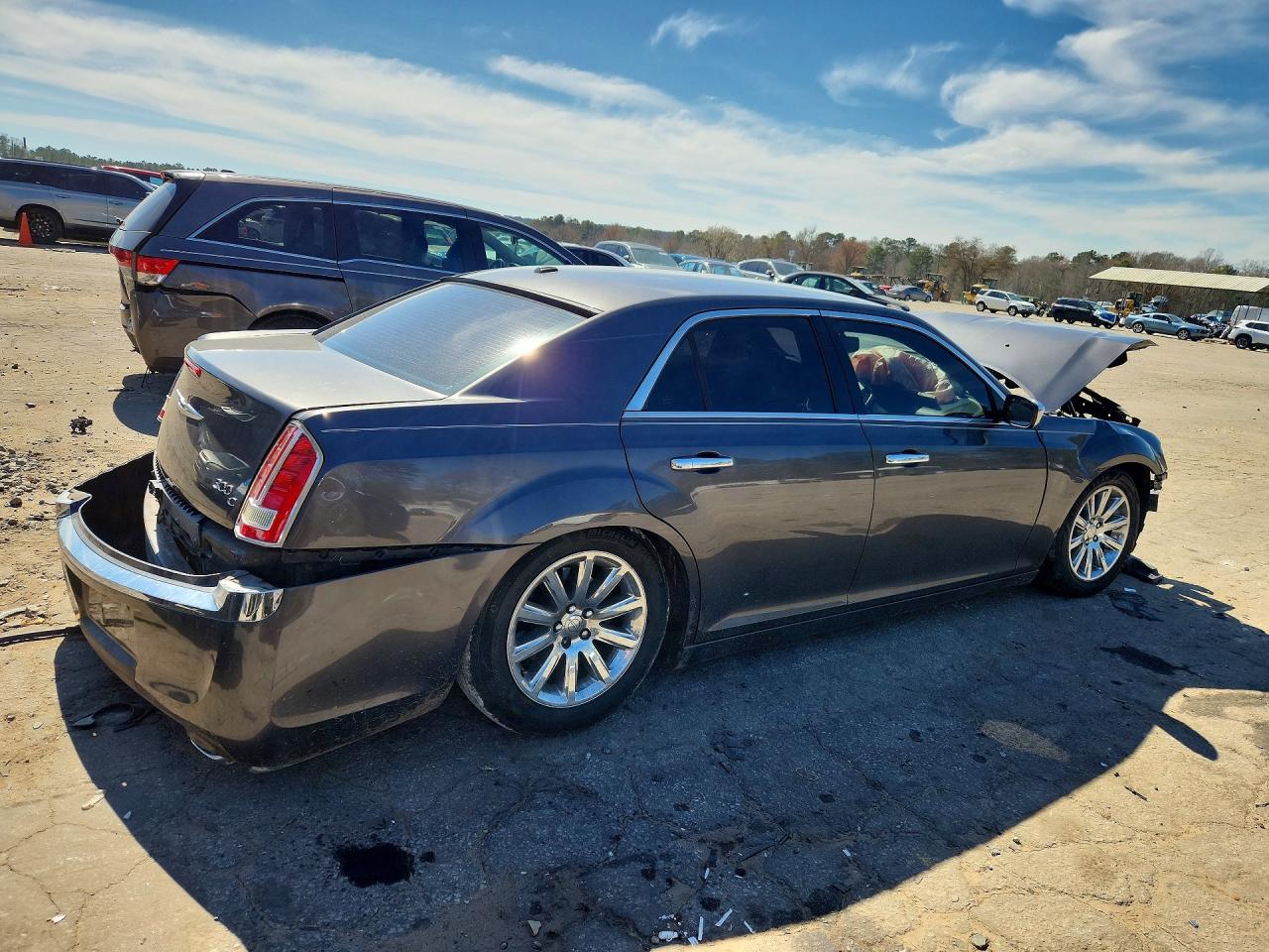 2013 Chrysler 300c VIN 2C3CCAET5DH542892 photo 3