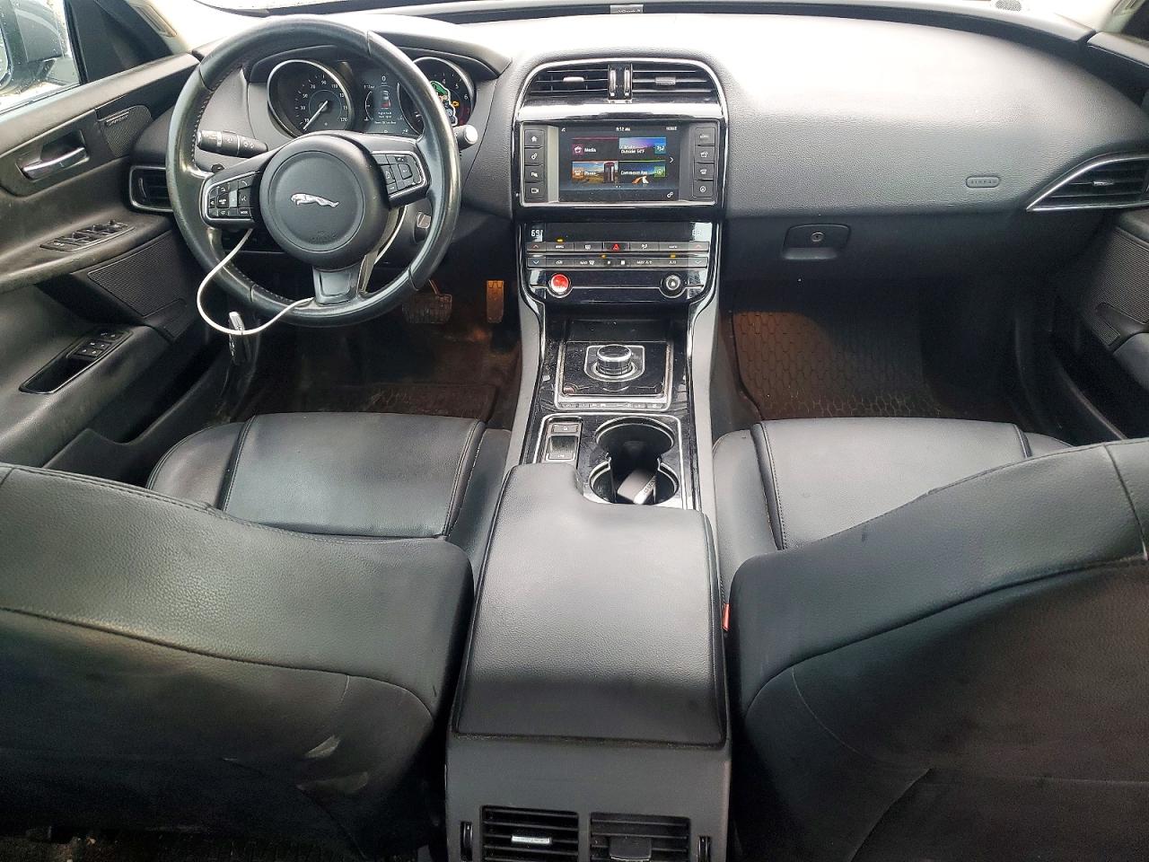 2017 Jaguar Xe VIN SAJAD4BG2HA961099 photo 8
