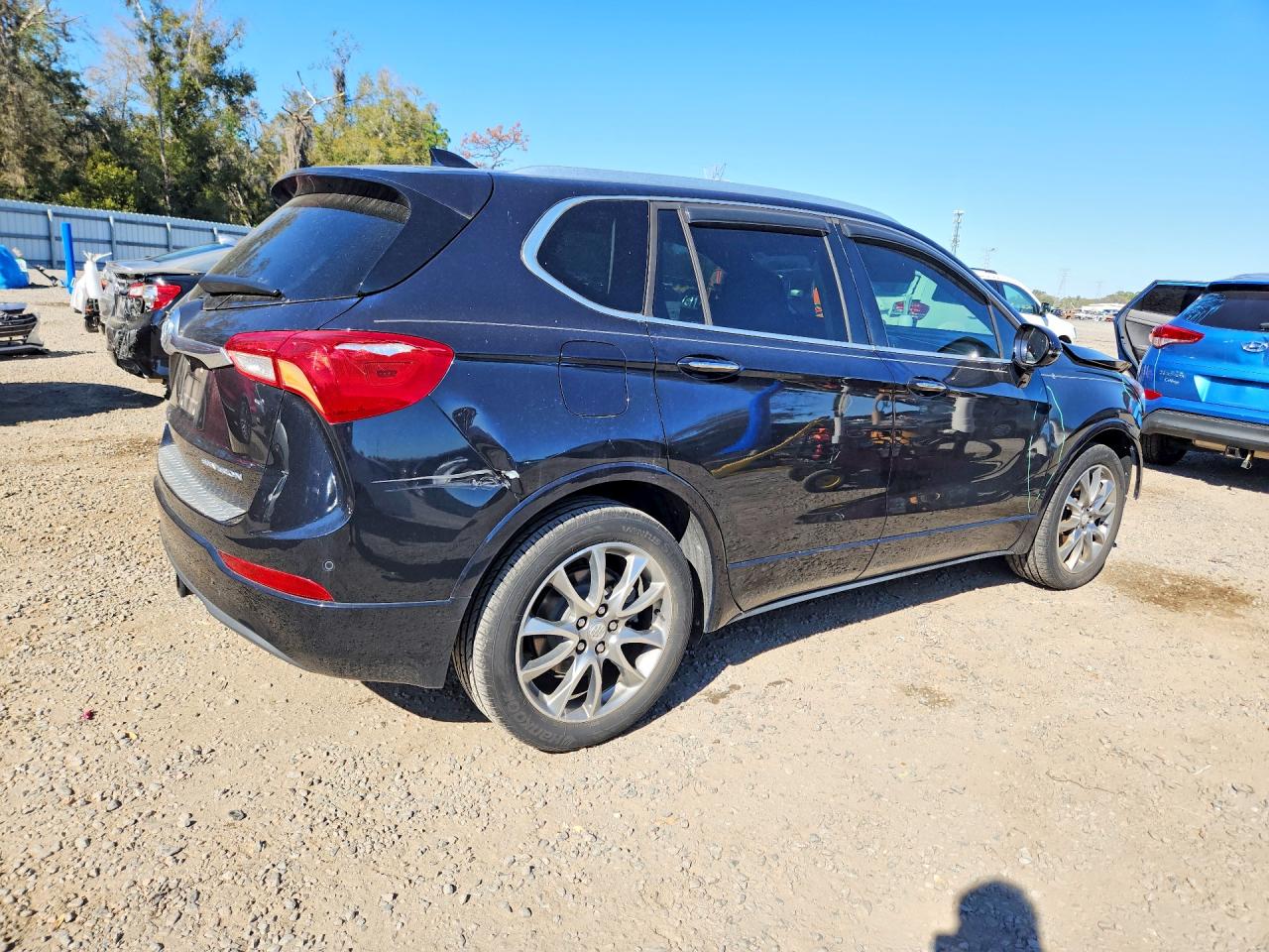 2020 Buick Envision VIN LRBFXCSA9LD155011 photo 3