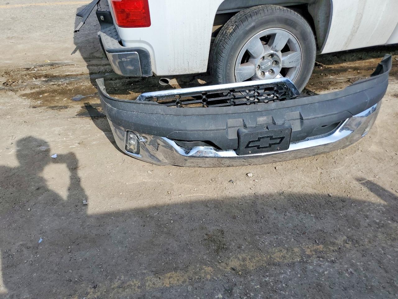 2018 Chevrolet All models VIN 3GCUKREC4JG550642 photo 12