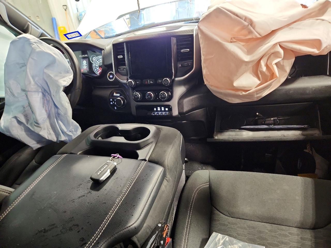 2025 RAM 1500 VIN 1C6RRFBG2SN659253 photo 8