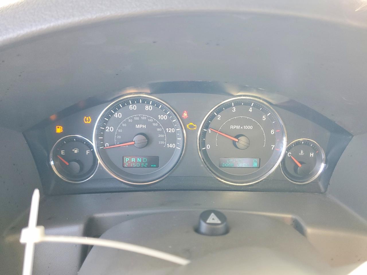 2006 Jeep Commander VIN 1J8HH48N36C367719 photo 9