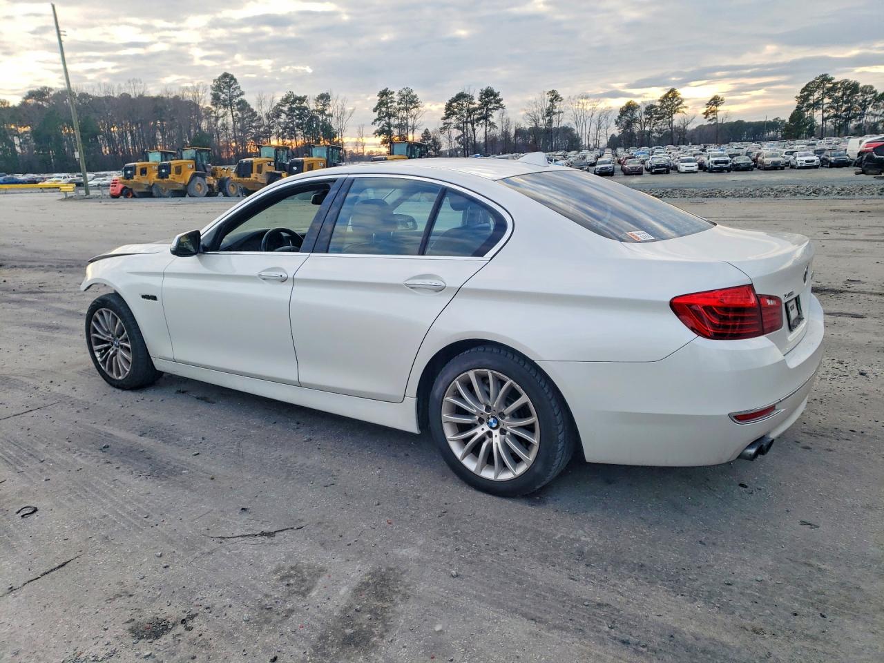 2015 BMW 5 series VIN WBA5A7C53FG142729 photo 2