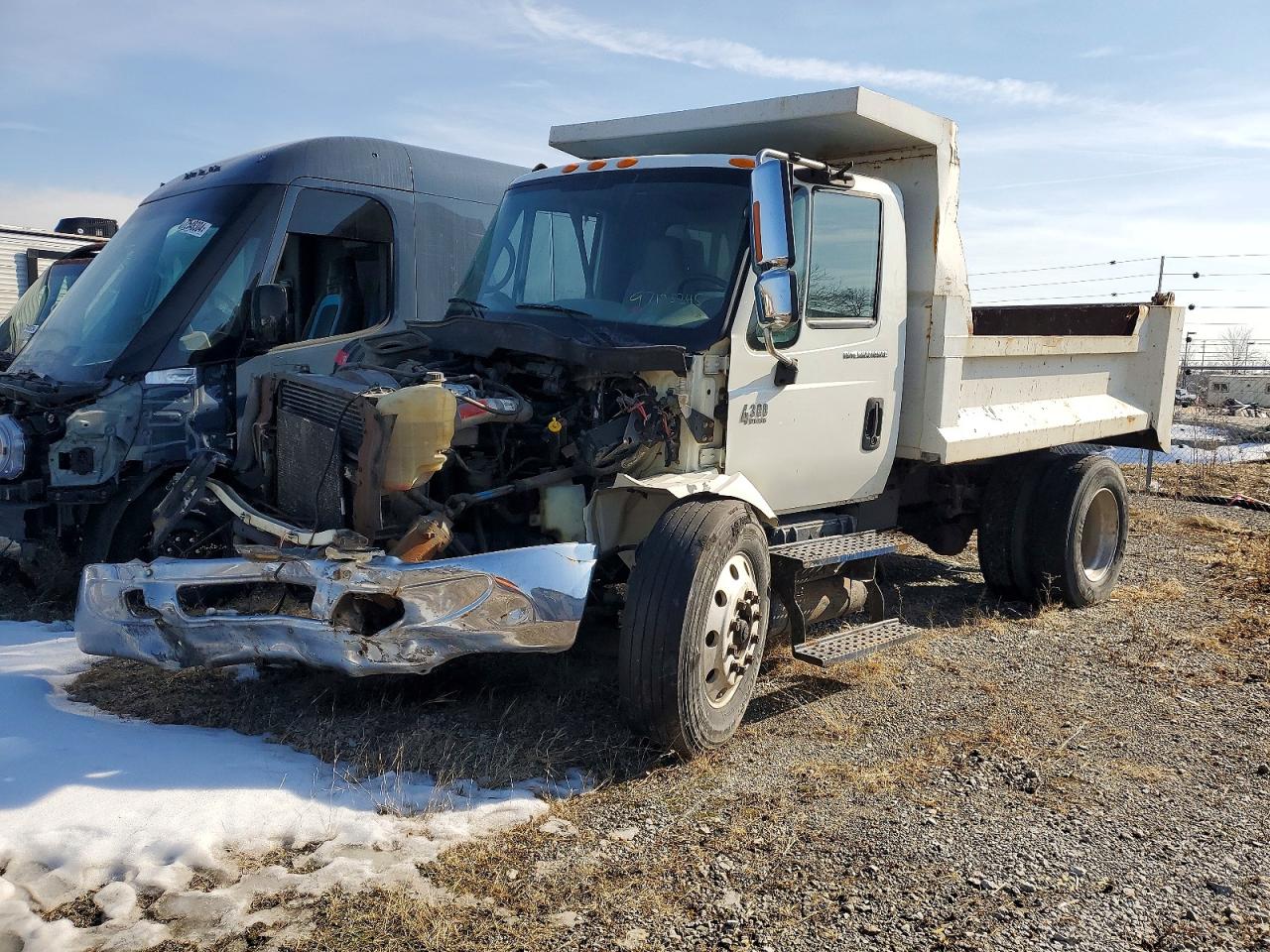 2004 International 4000 serie VIN 1HTMMAAN54H679263 photo 2