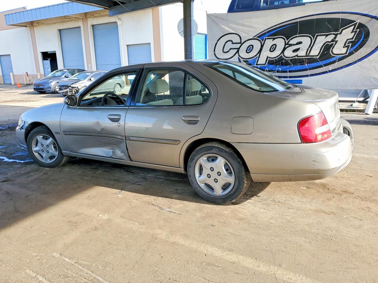 2001 Nissan Altima VIN 1N4DL01D81C238288 photo 2