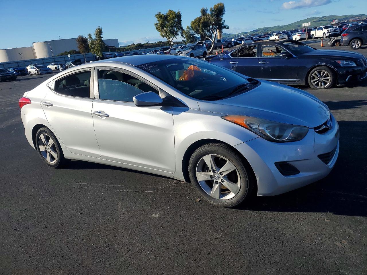 2011 HYUN Elantra gl VIN KMHDH4AE9BU152572 photo 4