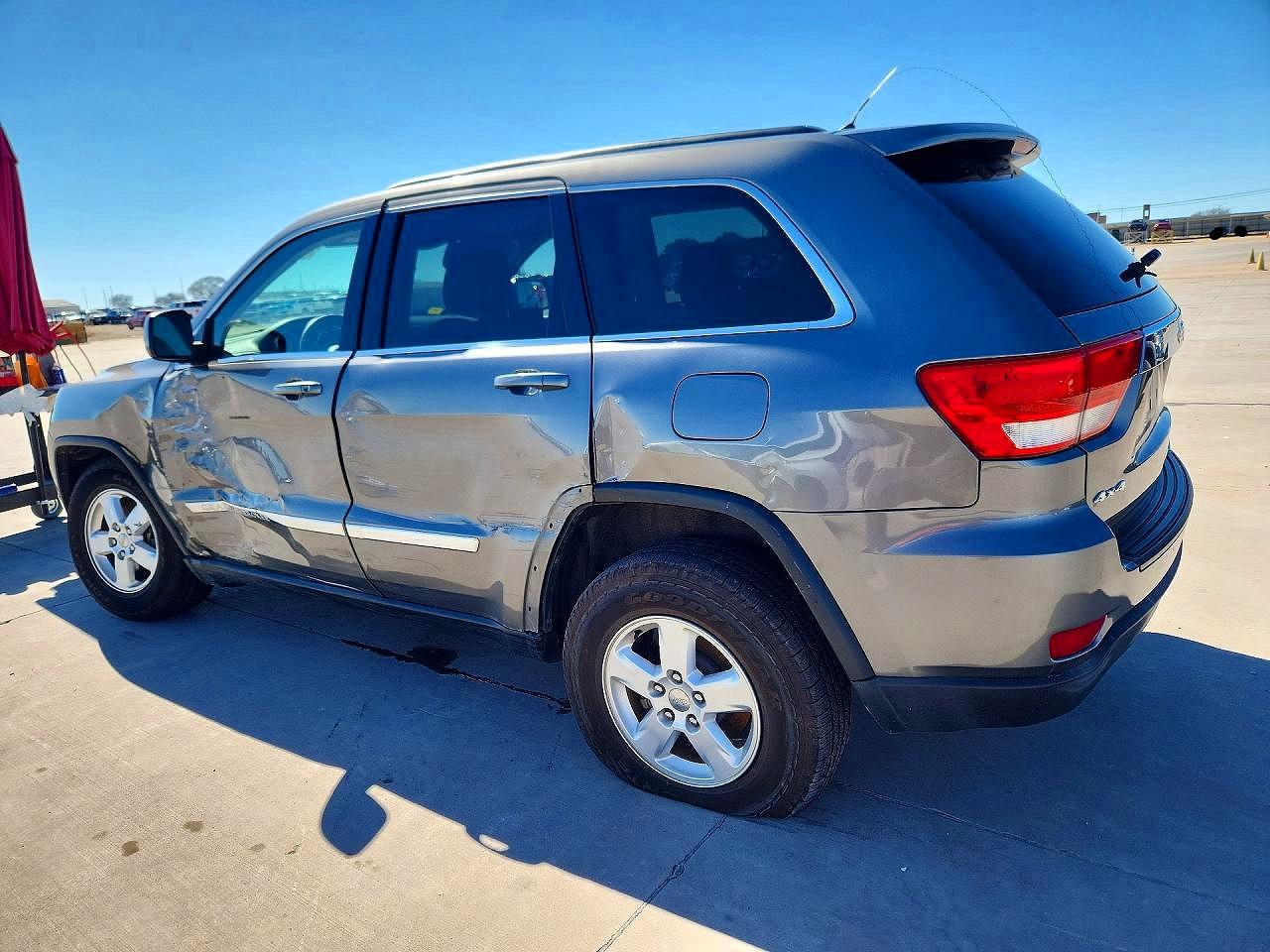 2013 Jeep Grand cher VIN 1C4RJFAG9DC582557 photo 2