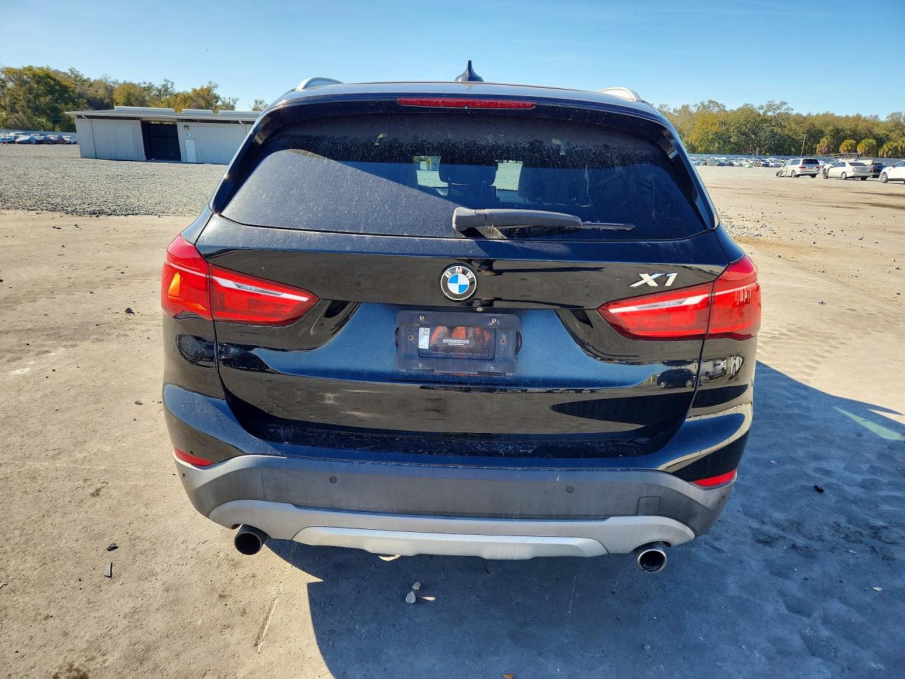 2017 BMW X1 VIN WBXHT3C37H5F87044 photo 6
