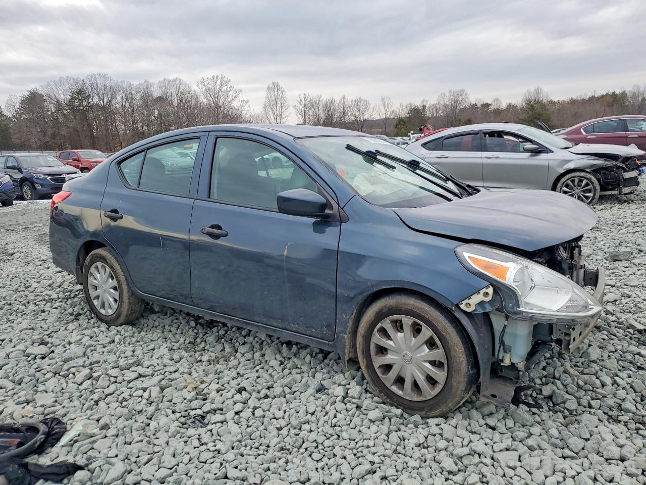 2017 NISS Versa VIN 3N1CN7AP4HL892547 photo 4