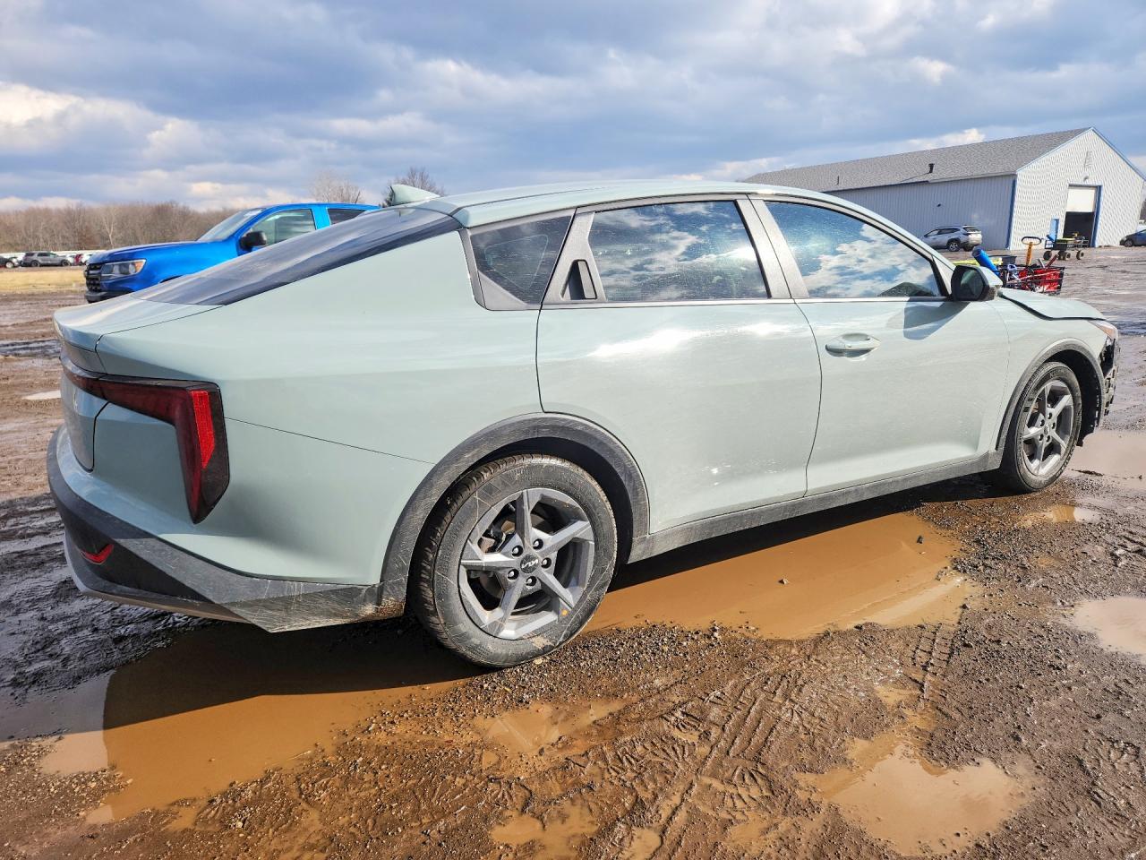 2025 Kia All other VIN 3KPFT4DE4SE042860 photo 3