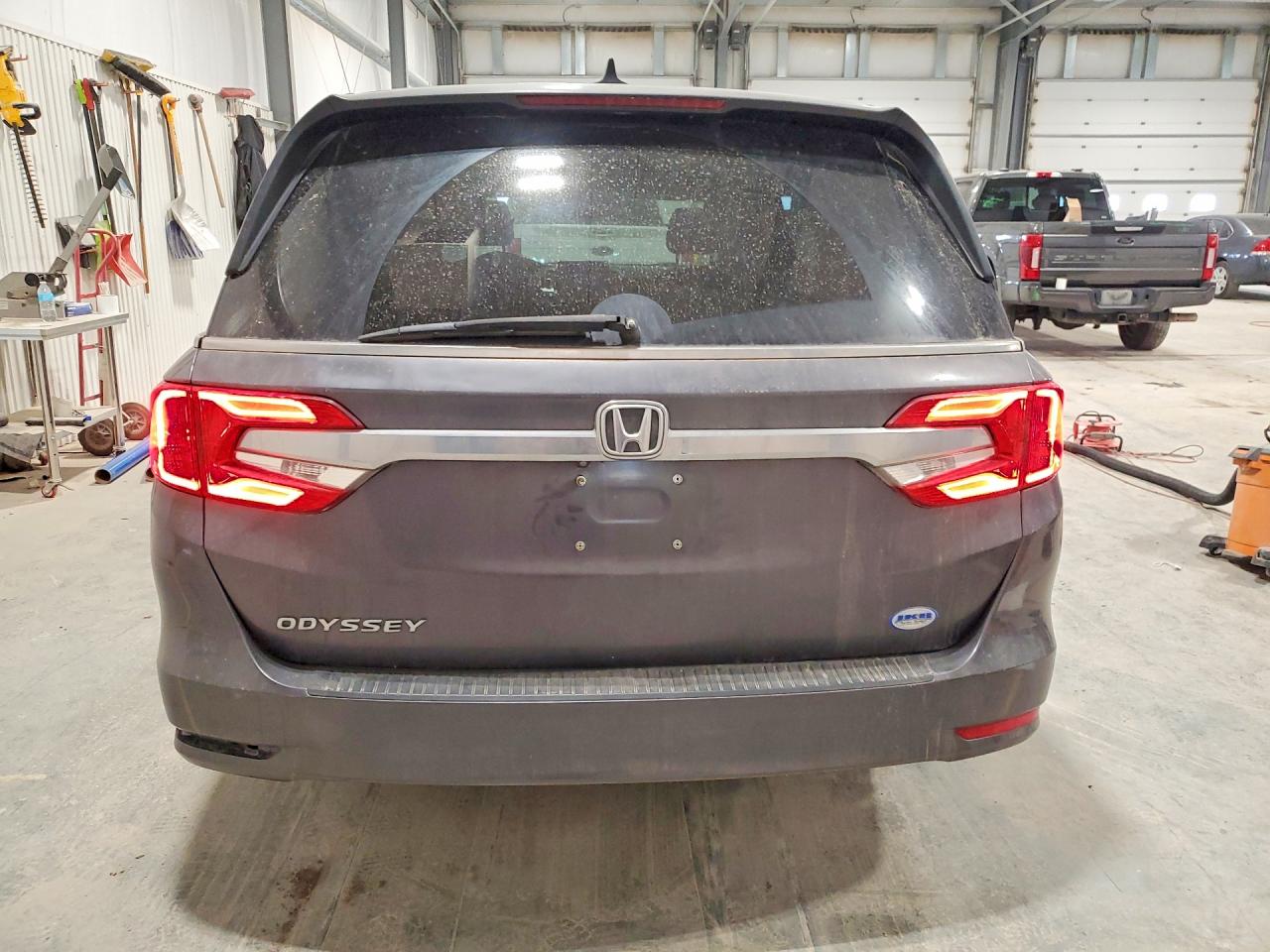 2018 Honda Odyssey VIN 5FNRL6H78JB081996 photo 6