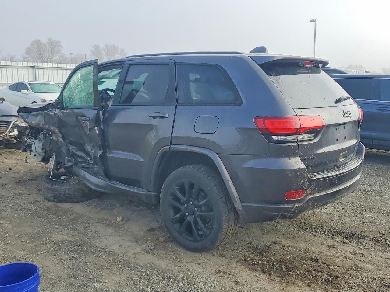 2018 Jeep Grand cher VIN 1C4RJFAG4JC400629 photo 2