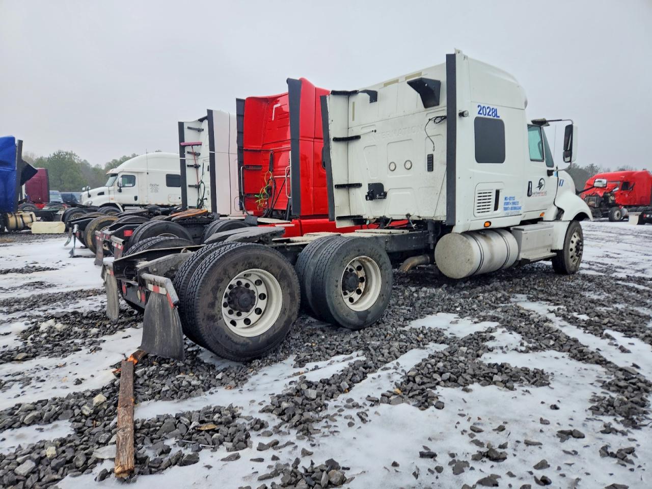 2016 International All models VIN 3HSDJAPR6GN107099 photo 4
