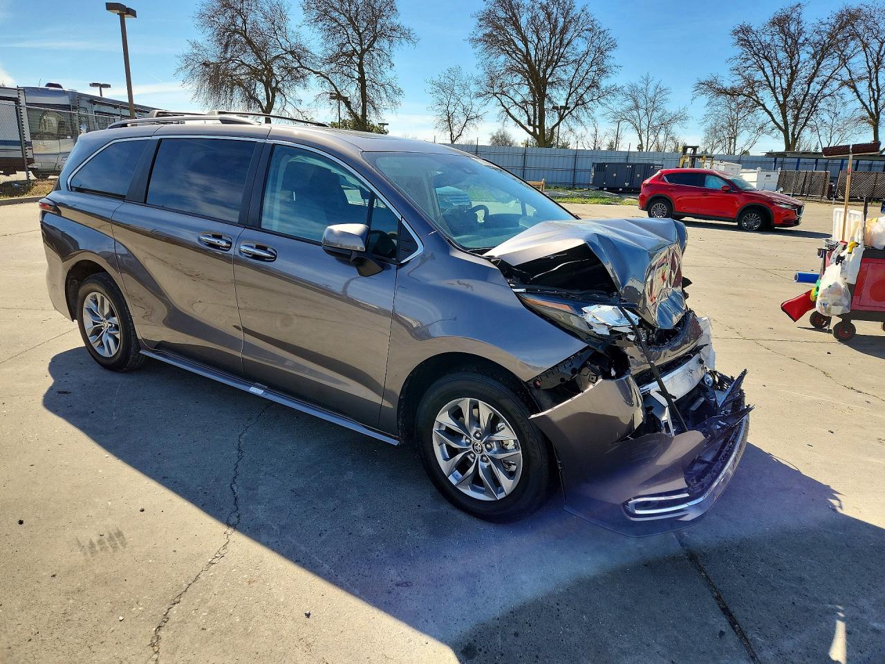 2024 Toyota Sienna VIN 5TDYSKFC8RS124909 photo 4