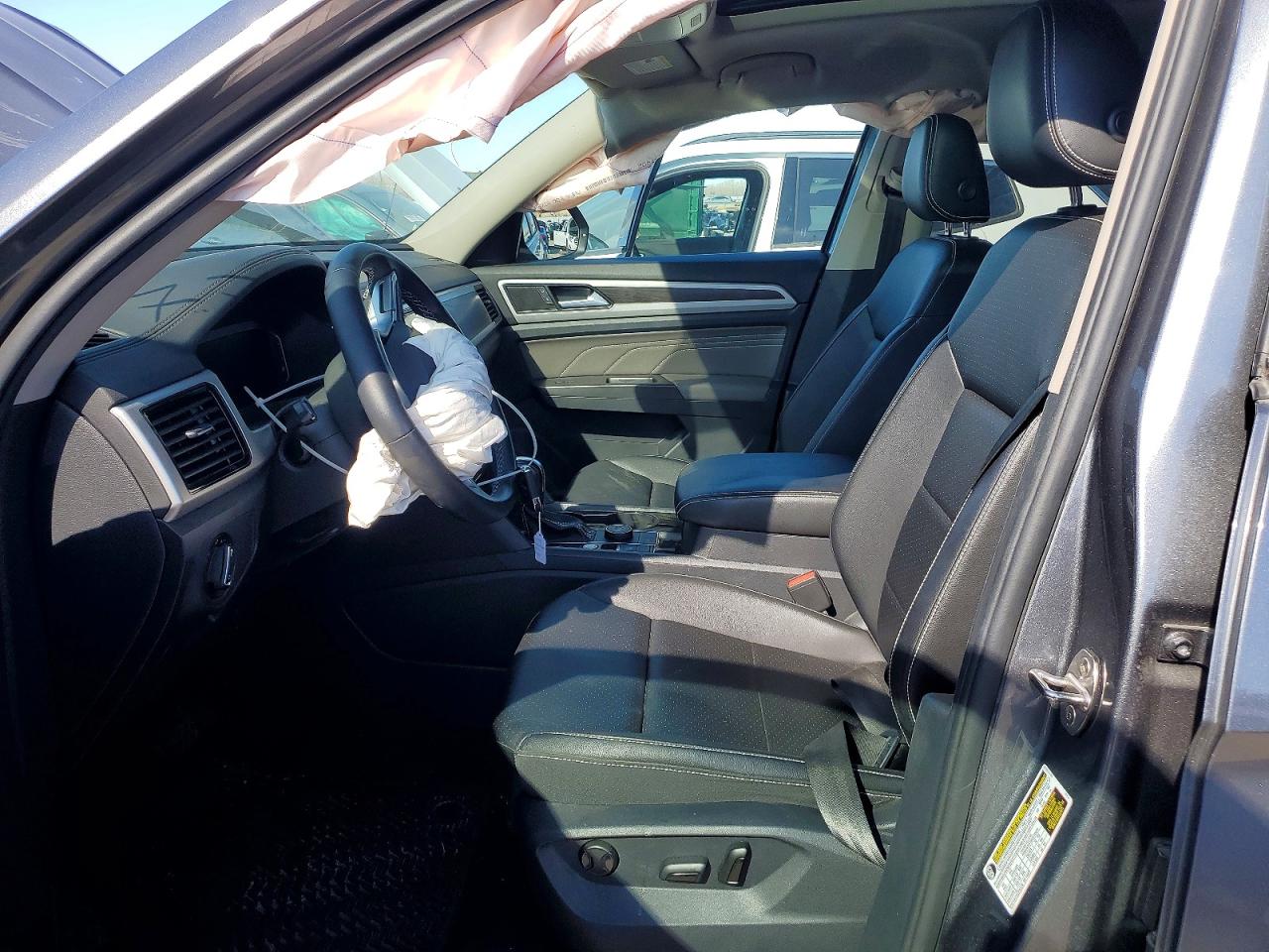 2023 Volkswagen Atlas VIN 1V2KR2CA2PC505964 photo 7