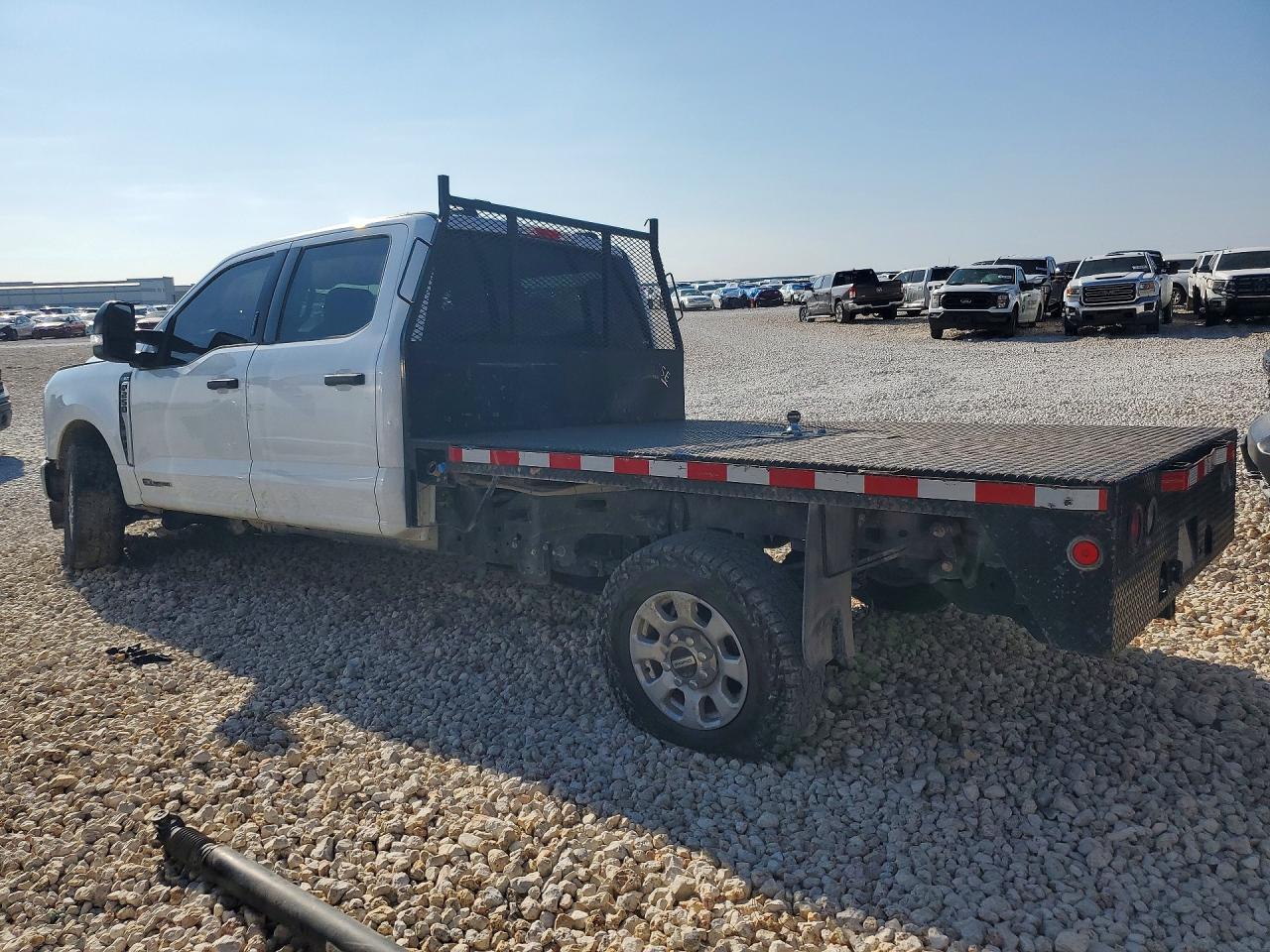 2024 Ford F250 VIN 1FT8W2BT7REE82390 photo 2
