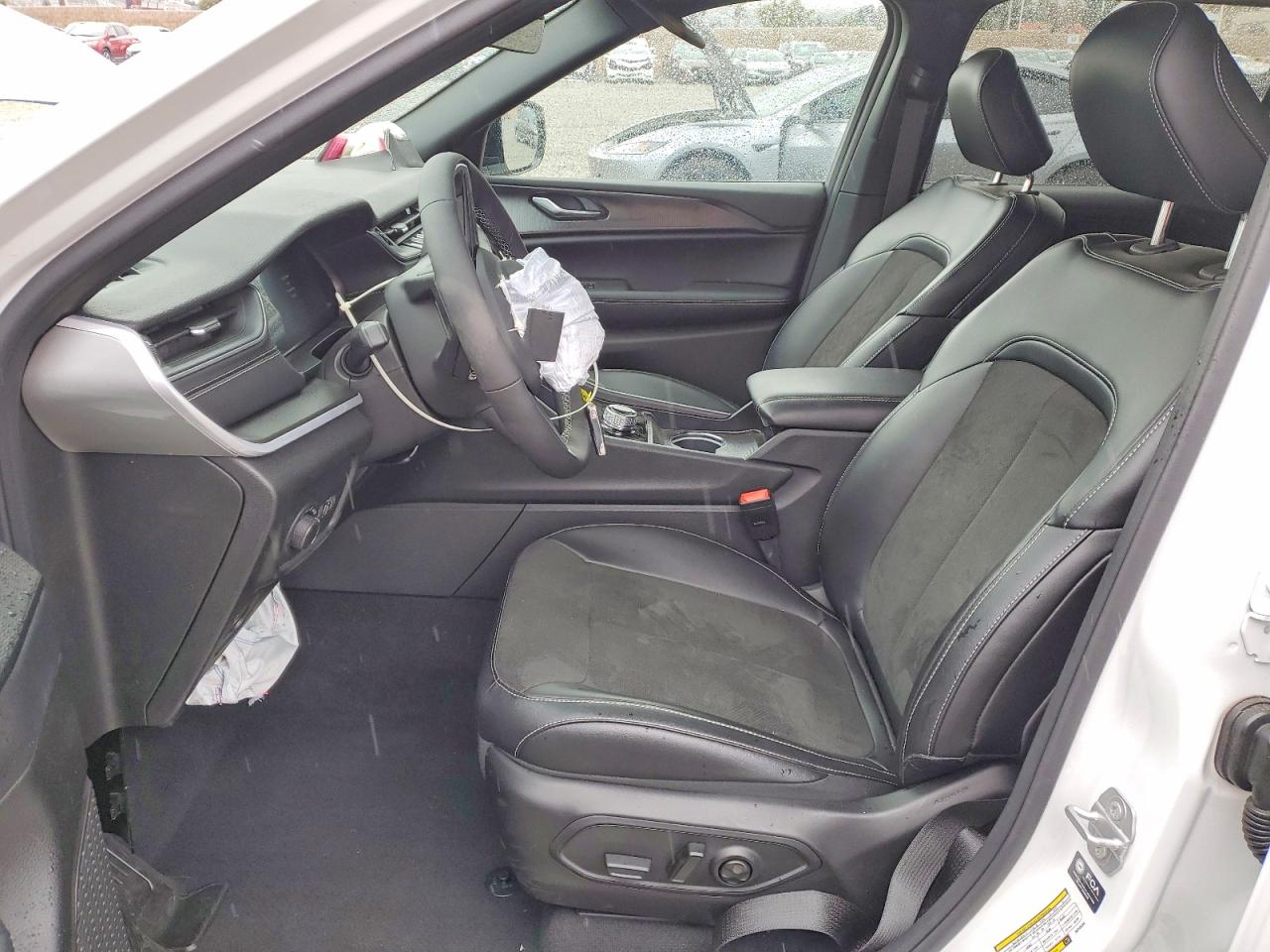 2025 Jeep Grand cher VIN 1C4RJJAG4S8745439 photo 7