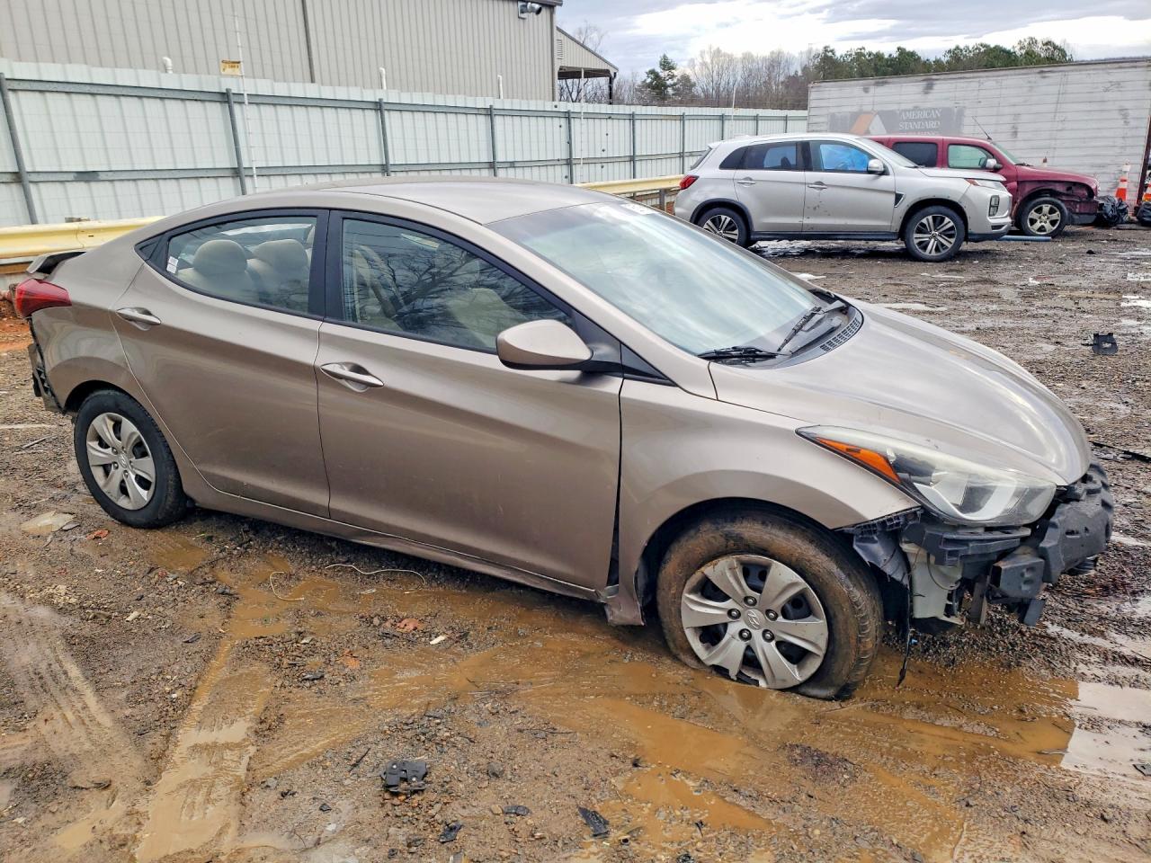 2016 Hyundai Elantra VIN 5NPDH4AE8GH723765 photo 4