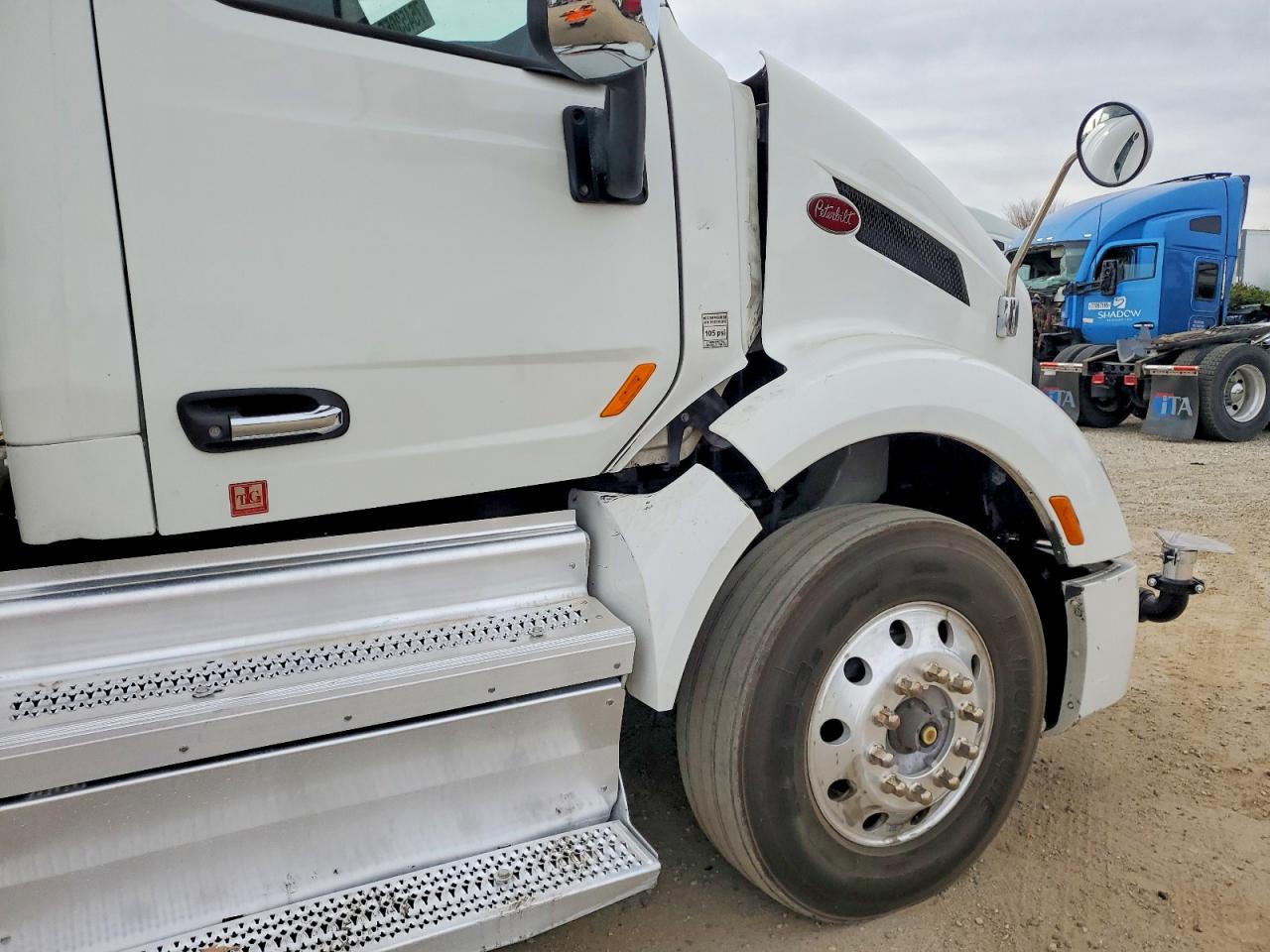 2021 PETERBILT All models VIN 1XPBDP9X9MD733523 photo 9