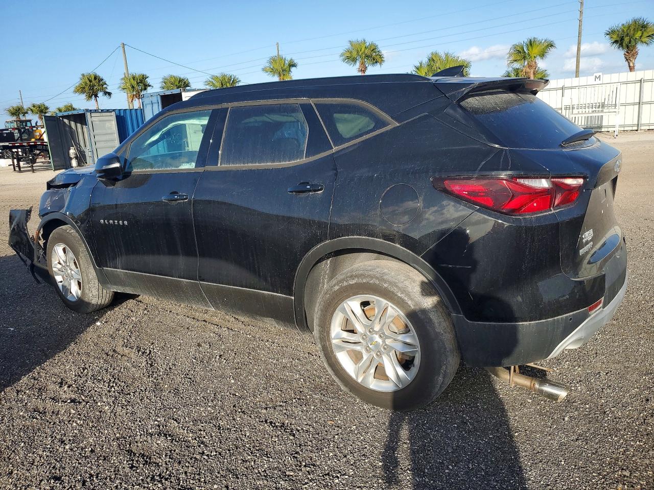 2019 Chevrolet Blazer VIN 3GNKBBRA6KS583168 photo 2