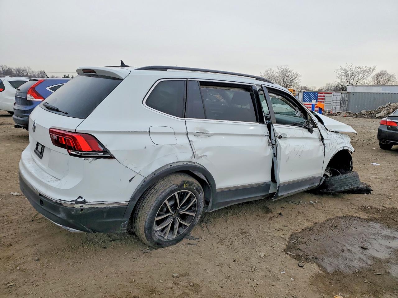 2021 Volkswagen Tiguan VIN 3VV3B7AX7MM053942 photo 3