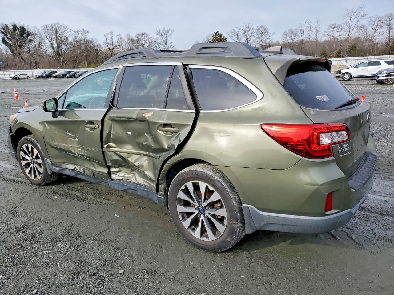 2017 Subaru Outback VIN 4S4BSANC5H3208988 photo 2