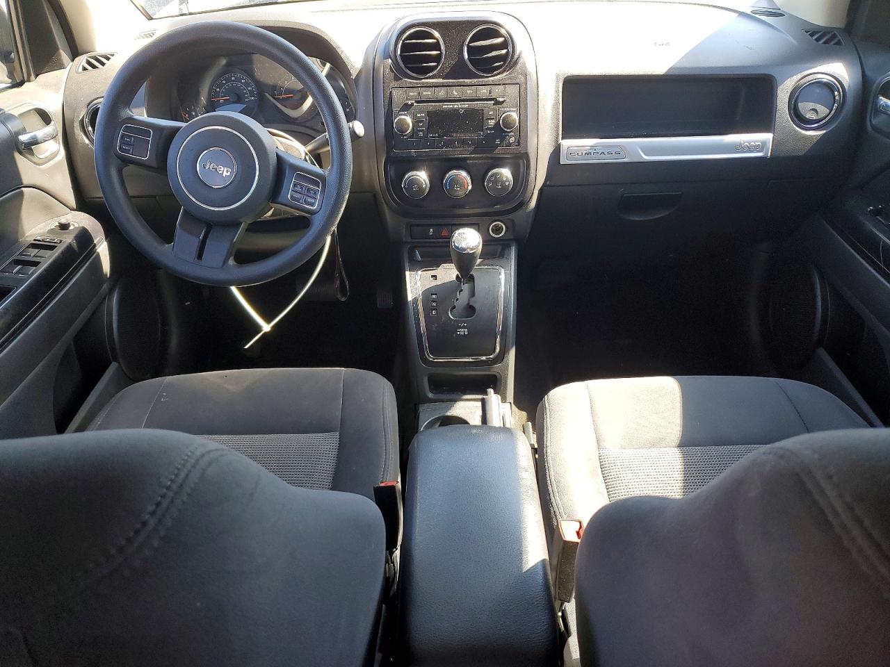 2016 Jeep Compass VIN 1C4NJCBA8GD560328 photo 8