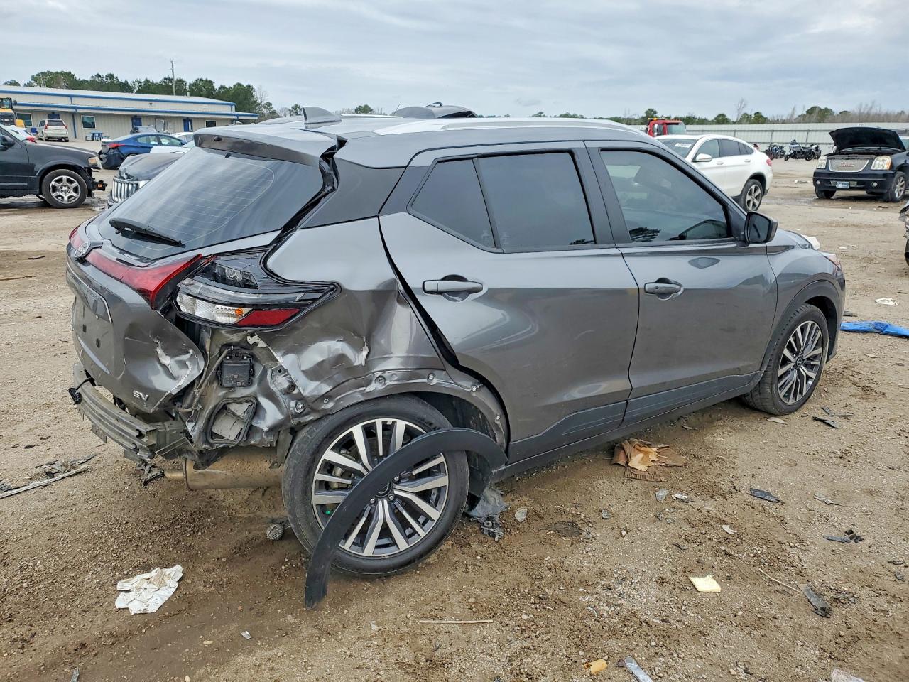 2023 Nissan Kicks VIN 3N1CP5CV4PL562271 photo 3