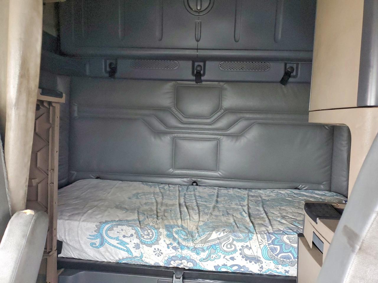 2018 FREIGHTLINER All other VIN 3AKJGLDR9JSHU4903 photo 6