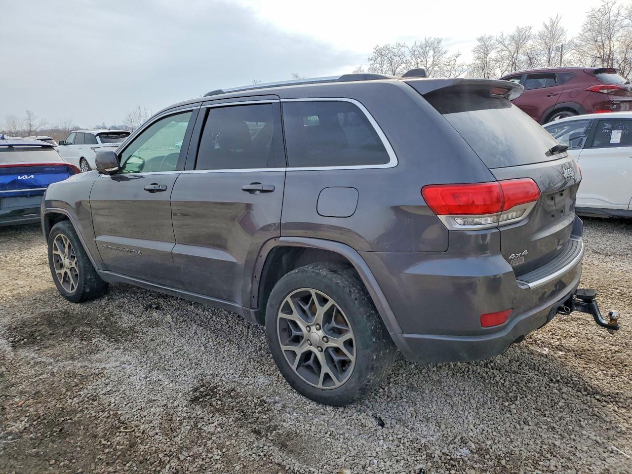 2018 Jeep Grand cher VIN 1C4RJFBT7JC156695 photo 2
