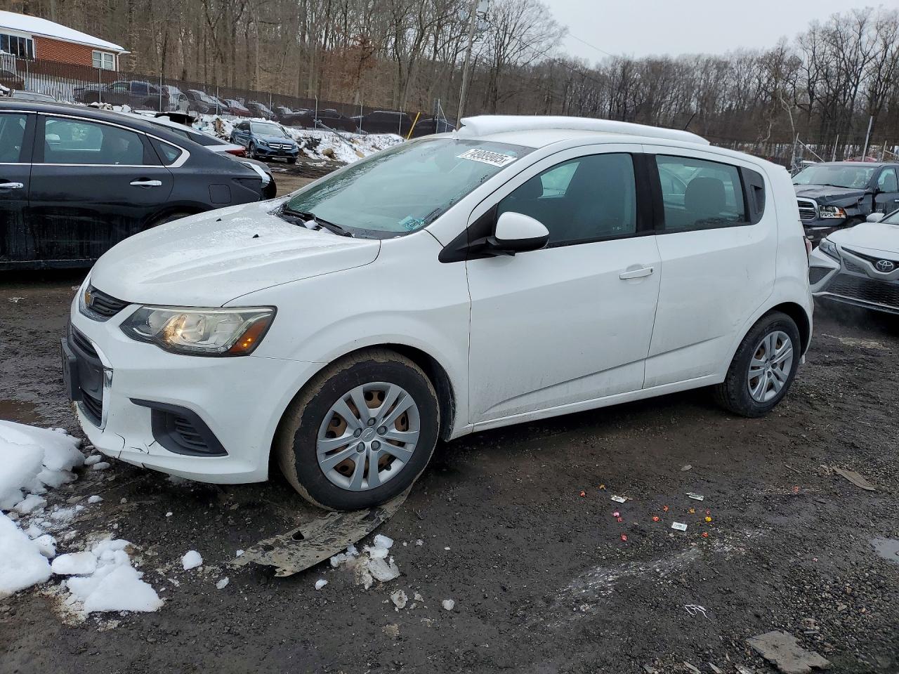 2017 Chev Sonic VIN 1G1JG6SG1H4161743 photo 1