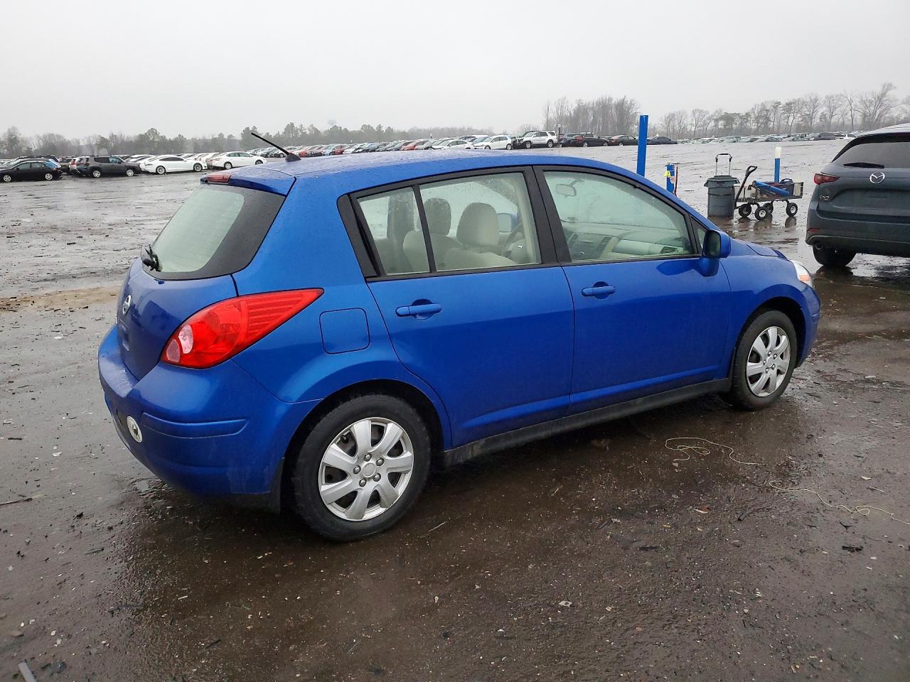 2009 NISS Versa VIN 3N1BC13EX9L394929 photo 3