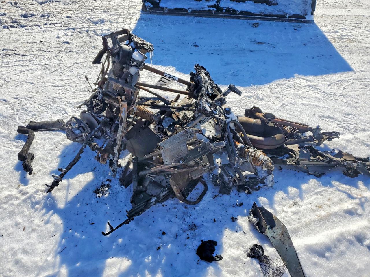 2000 ARCC Snowmobile VIN 4UF00SNW2YP209141 photo 4