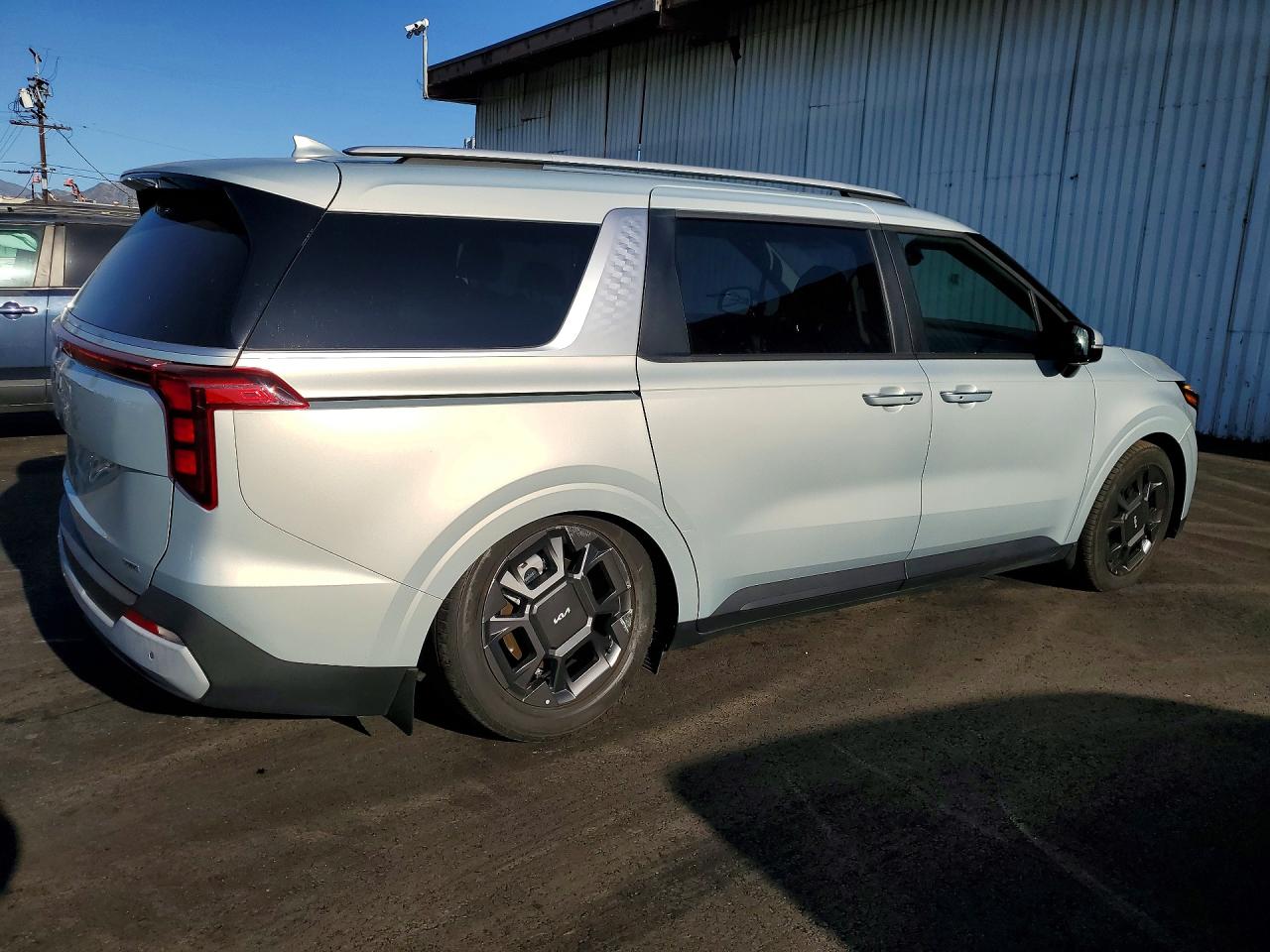 2025 Kia Carnival e VIN KNDNC5KA4S6037973 photo 3