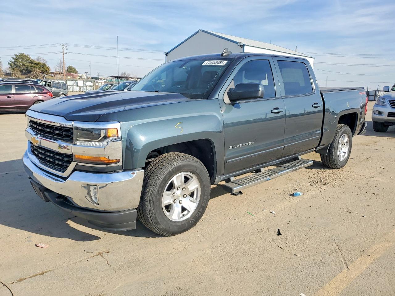 2018 Chev Silverado VIN 3GCUKREC5JG534322 photo 1