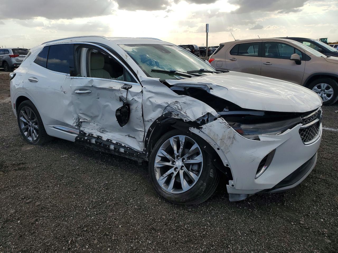 2021 Buick Envision VIN LRBFZRR41MD122678 photo 4