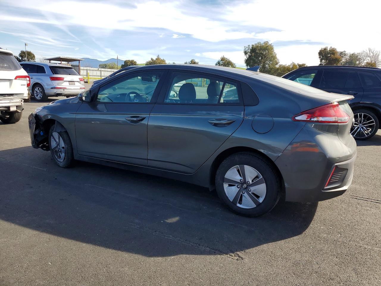 2022 Hyundai Ioniq VIN KMHC65LC4NU271704 photo 2