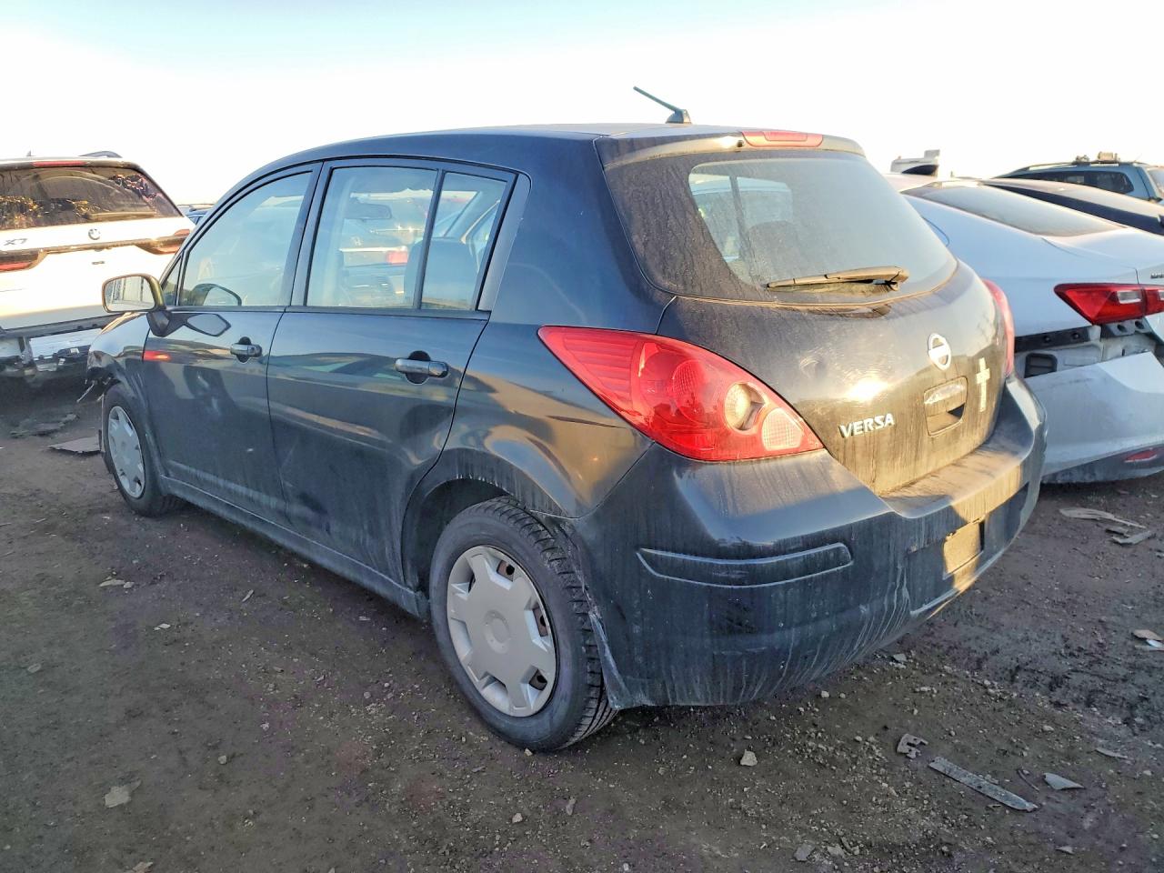 2010 NISS Versa VIN 3N1BC1CP9AL385371 photo 2