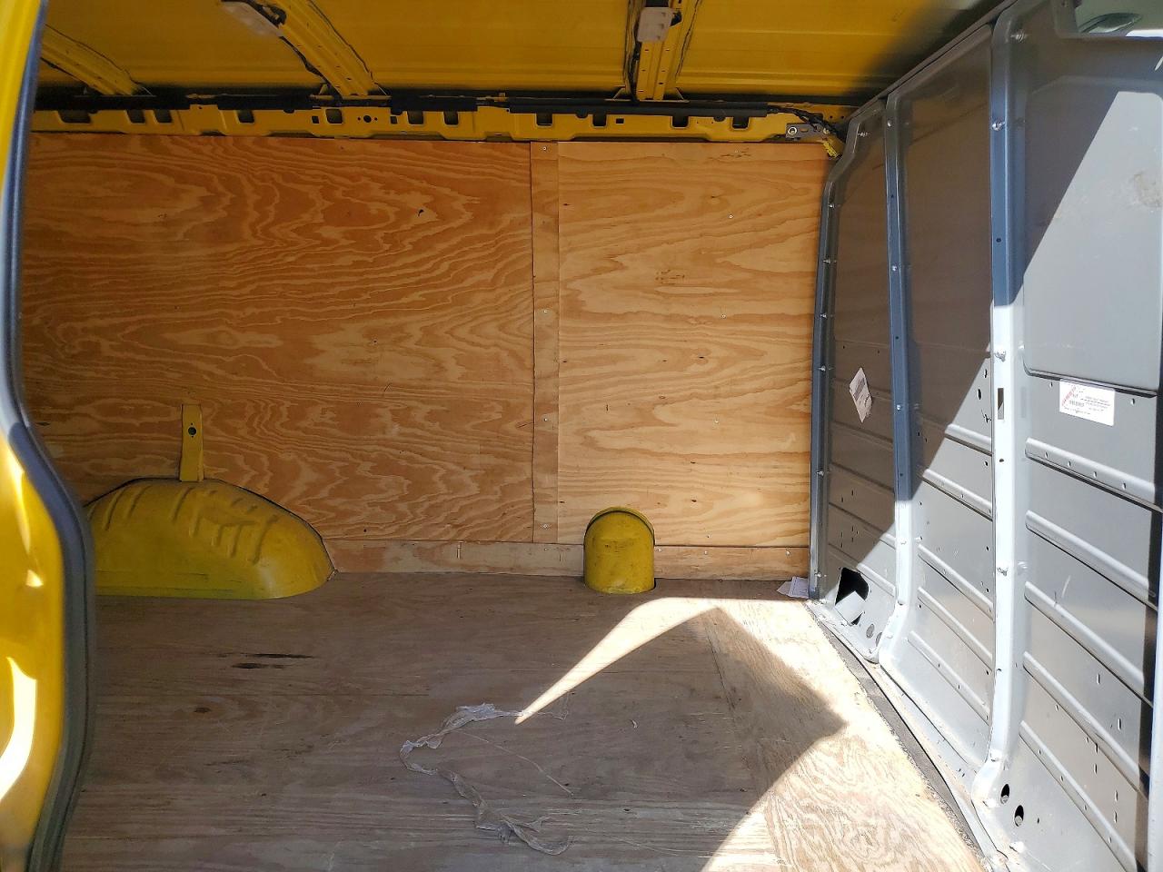 2020 Chevy Express VIN 1GCWGAFP0L1156957 photo 11