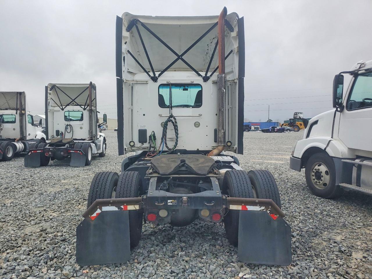 2017 PETERBILT All models VIN 1XPBA48X6HD428477 photo 6