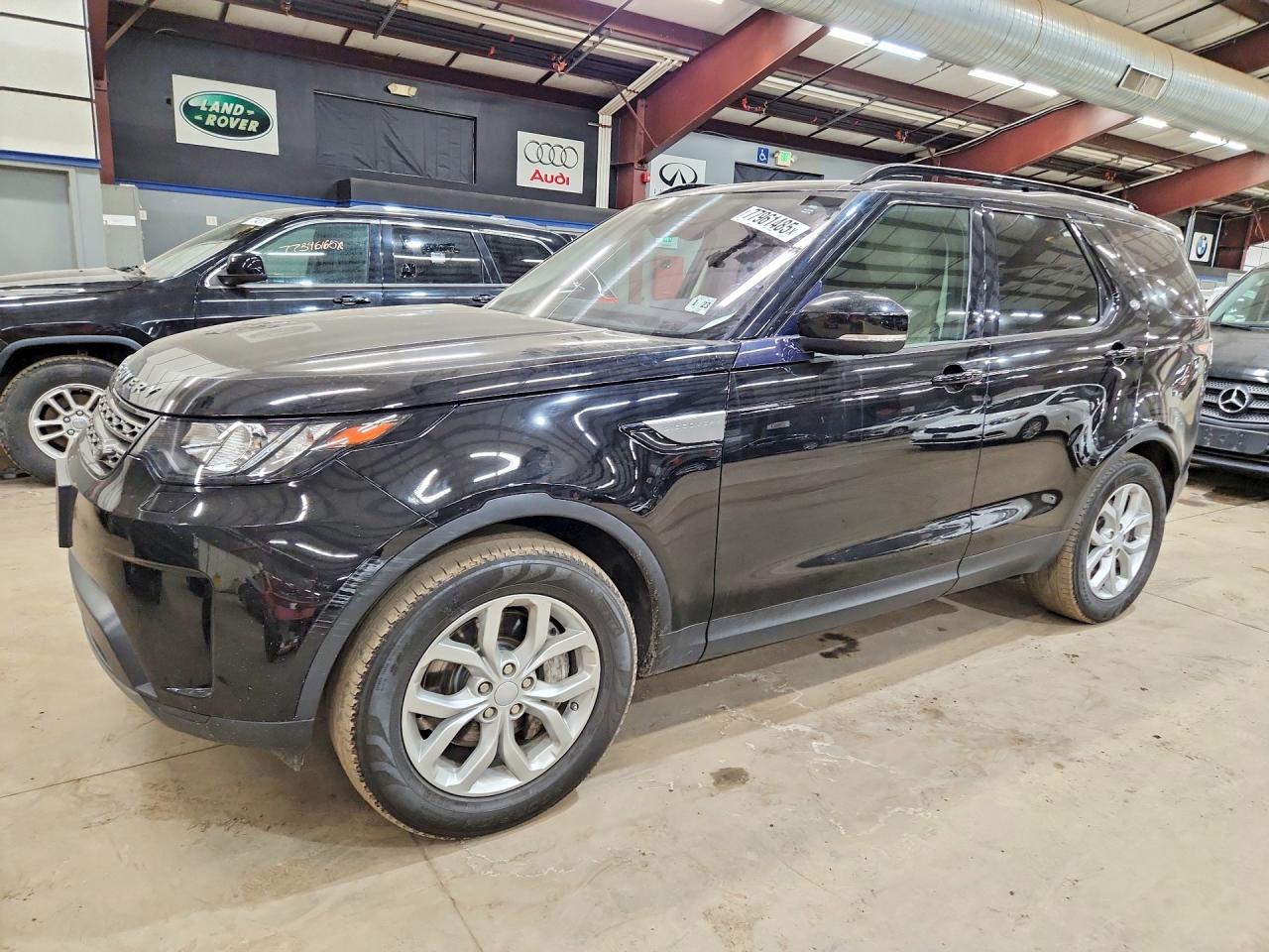 2018 Land Discovery VIN SALRG2RV9JA057928 photo 1
