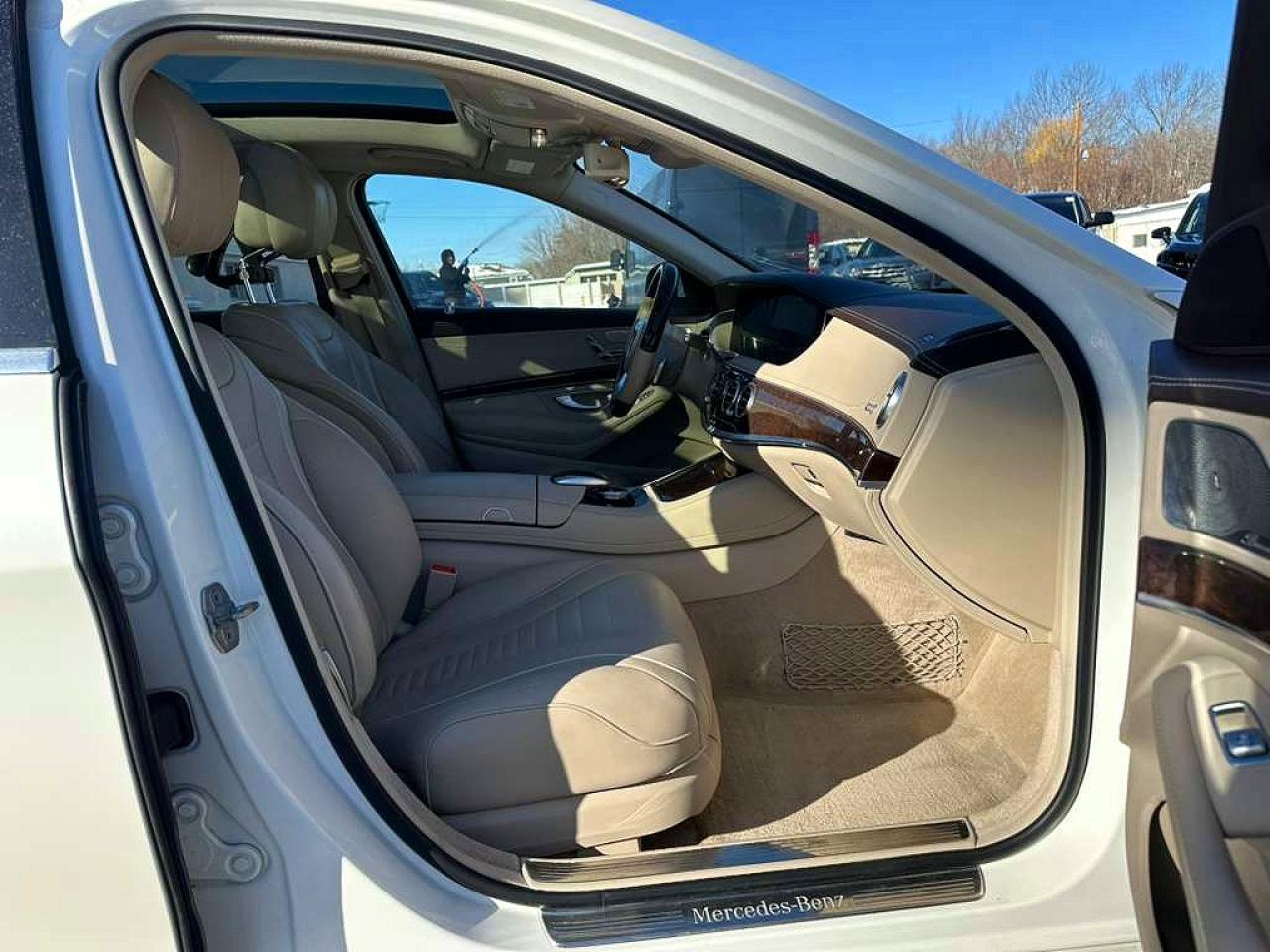 2019 Mercedes-Benz S class VIN WDDUG8GB1KA436037 photo 7