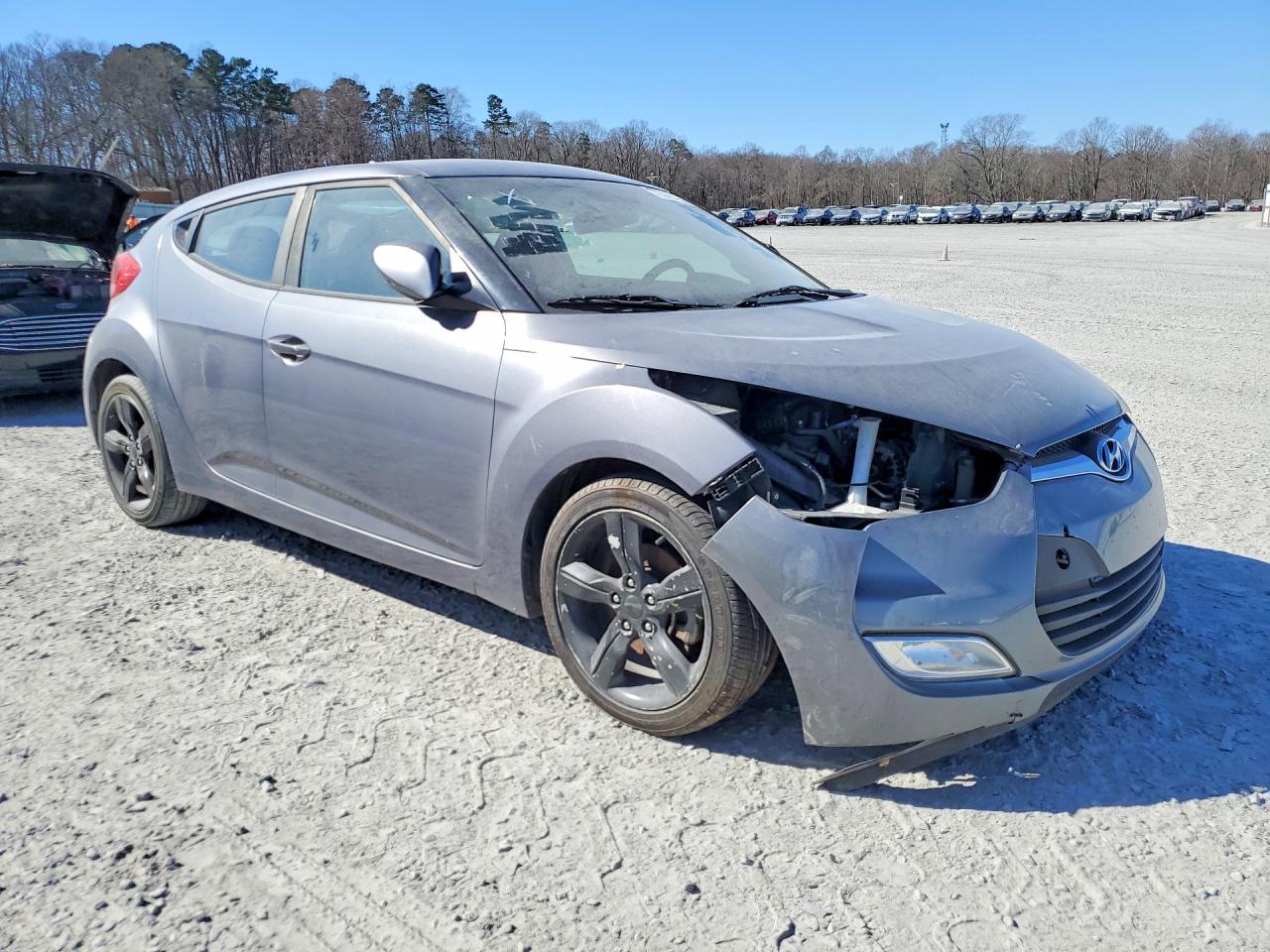 2017 Hyundai Veloster VIN KMHTC6AD0HU310495 photo 4