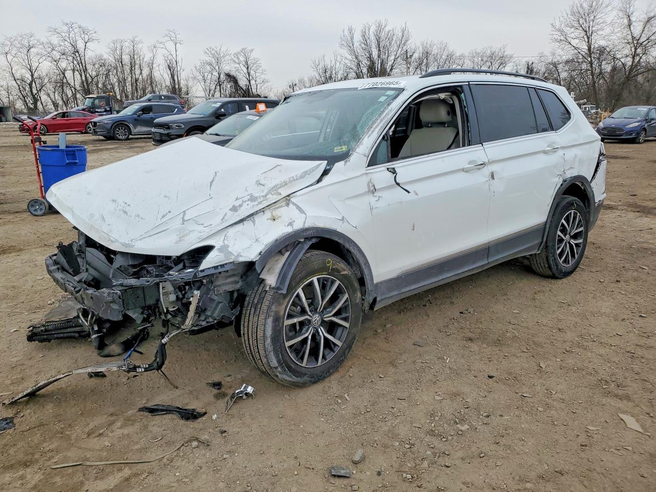 2021 Volkswagen Tiguan VIN 3VV3B7AX7MM053942 photo 1