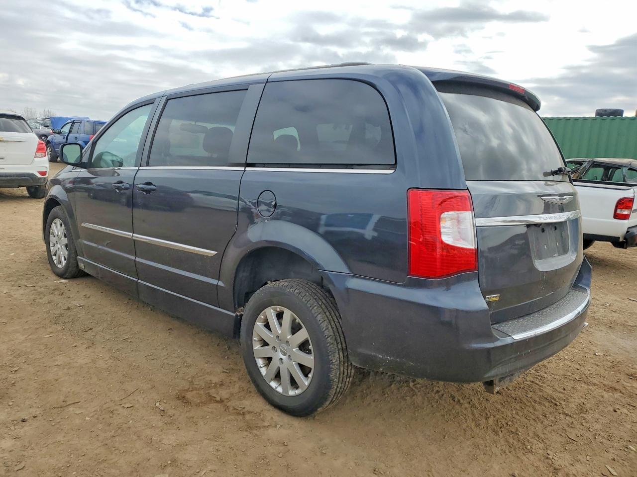 2014 Chrysler Minivan VIN 2C4RC1BG9ER383822 photo 2