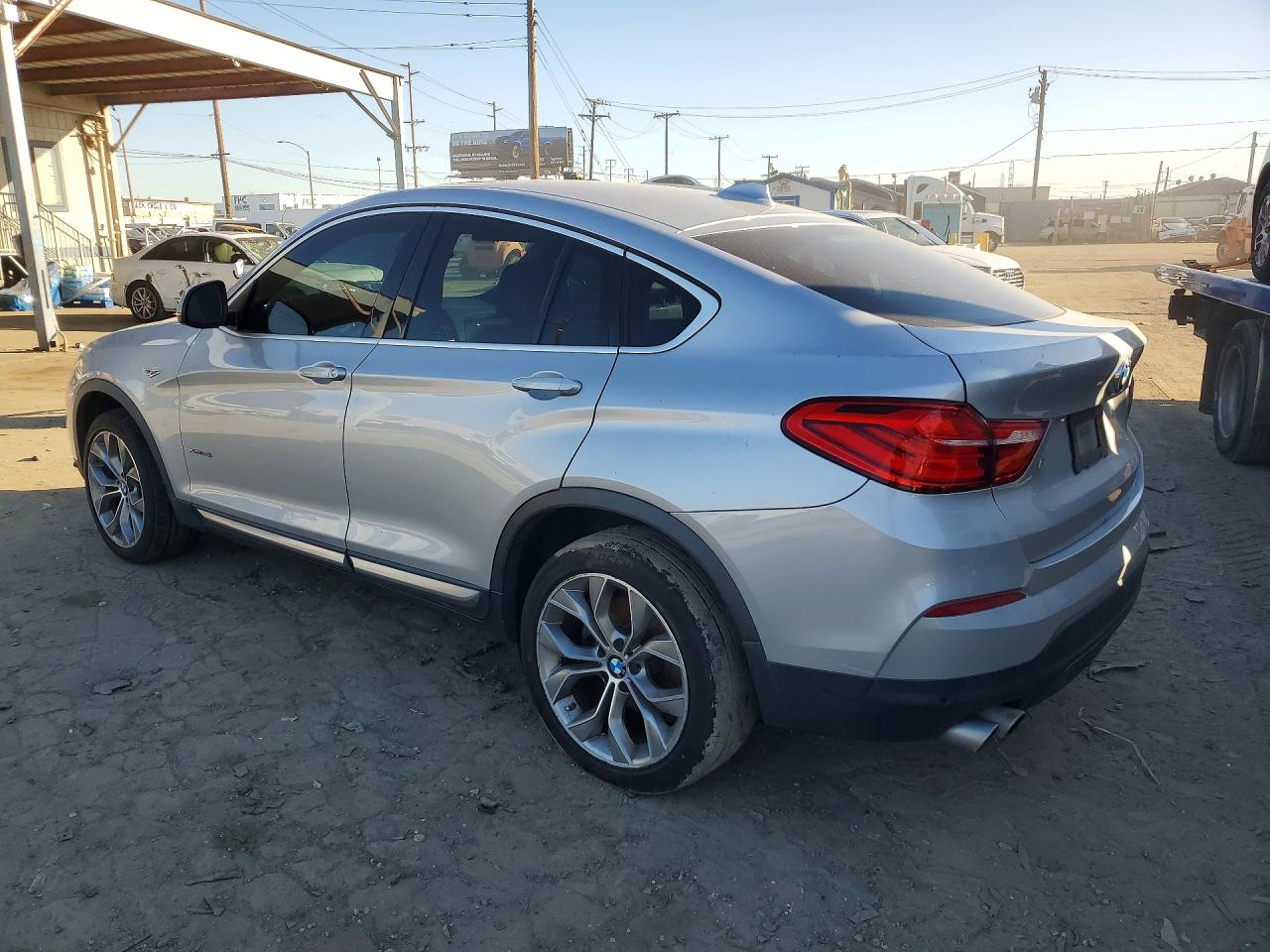 2018 BMW X4 VIN 5UXXW3C56J0Y65867 photo 2