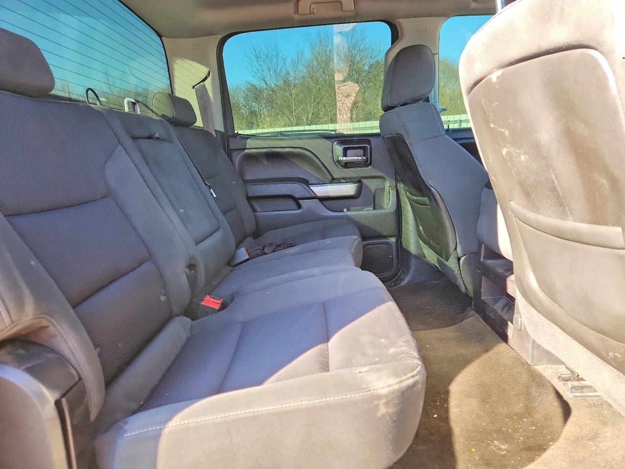 2015 Chevrolet All models VIN 3GCUKREC0FG423944 photo 10
