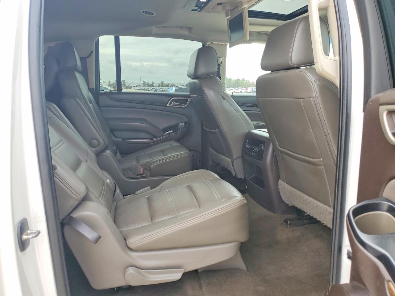 2018 GMC Yukon VIN 1GKS1HKJ2JR124055 photo 11